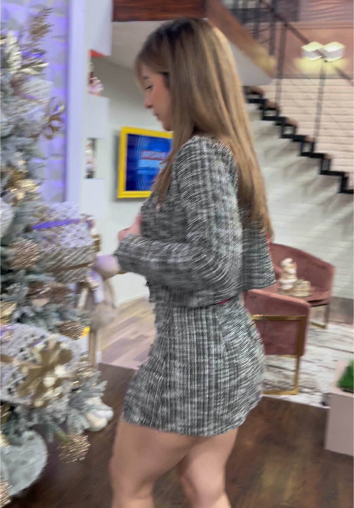 #HCHEntretenimiento | 🎄😍¿Con cuanto califican el outfit de #MalenaMaradiaga hoy?🙈