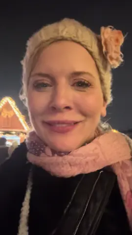 Weihnachtsmarkt am Schloss Charlottenburg  #weihnachtsmarkt #berlin 
