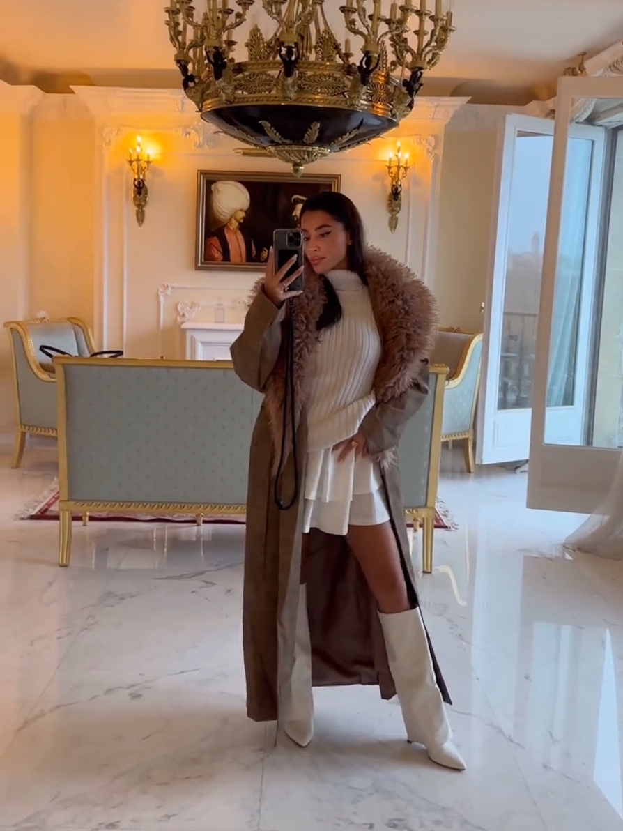 livingroom of your dreams ✨️🤌 #paris #parishotel #parisairbnb #airbnb #parisian #parisianstyle #style #fitcheck #OOTD #fashion #fypp 