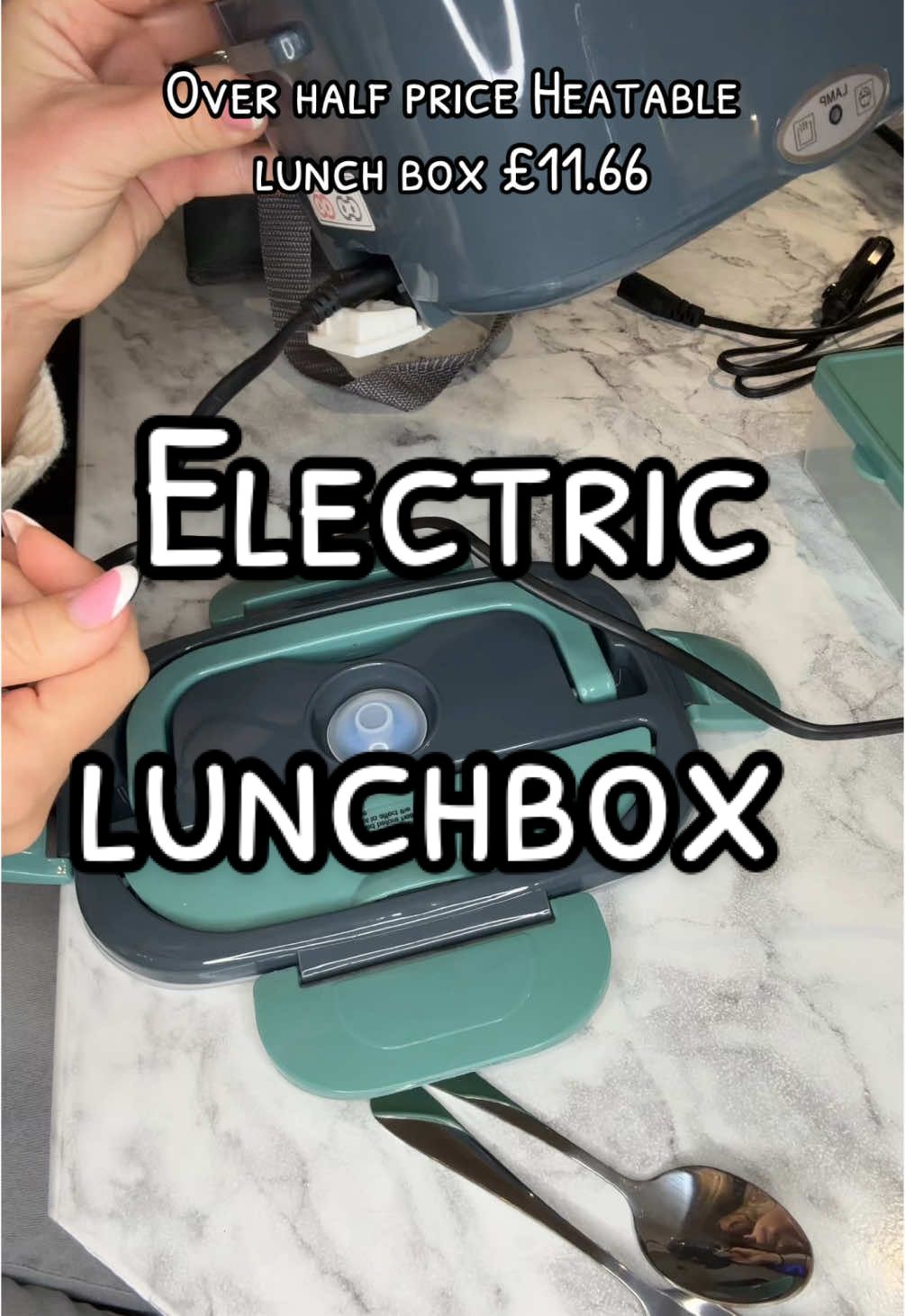 Half price electric lunchbox 🥘 ##lunchbox##lunchtime##tupperware##electriclunchbox##tiktokmademebuyit##spotlightfinds##spotlight##giftideas##christmas##lunch##heatedfood