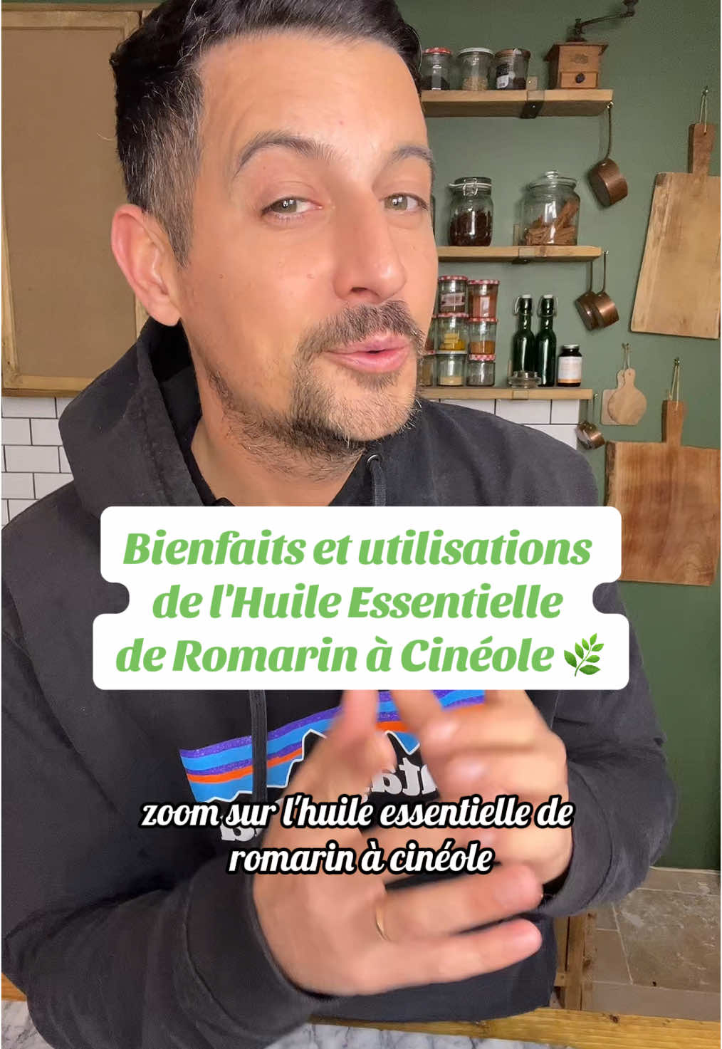 Zoom sur l'Huile Essentielle de Romarin à Cinéole 🌿✨ Vous avez déjà testé l'huile essentielle de Romarin à Cinéole ? 🌱✨ Que ce soit pour purifier l'air, tonifier le corps, ou sublimer vos cheveux, elle est un must-have dans votre routine ! Dites-moi en commentaire comment vous l'utilisez ! 👇  ⚠️ Précautions : - Ne pas utiliser pendant la grossesse et l'allaitement, ni chez les enfants de moins de 7 ans. - Déconseillée chez les personnes épileptiques et asthmatiques. - Peut être irritante à forte dose, toujours bien diluer pour l'application cutanée. - Eviter tout surdosage et éviter une utilisation prolongée. - Faites toujours un test, dans le pli du coude, au moins 24h avant de l'utiliser.  Je n’encourage pas l’automédication; il est toujours recommandé de consulter un professionnel de santé avant d’utiliser les huiles essentielles, en particulier si vous avez des conditions médicales préexistantes. #RomarinCinéole #Aromathérapie #BienÊtreNaturel #SoinsCapillaires #PurificationAir #TonifiantNaturel #RespirationSaine #HuileEssentielle #BeautéNaturelle #SublimeTesCheveux #CheveuxFort #BienfaitsNaturels #HuileDeRomarin #RoutineBienÊtre #HealthyLifestyle