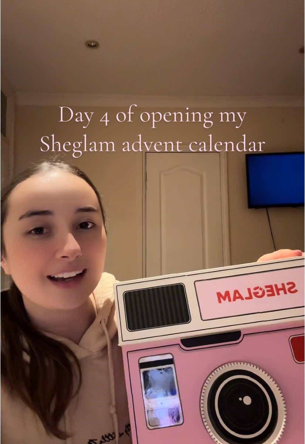 I dont know what yhem white spots on my face are🙄🤣 #sheglam #shein #sheinuk #sheglamadventcalendar #adventcalendar #fyp 