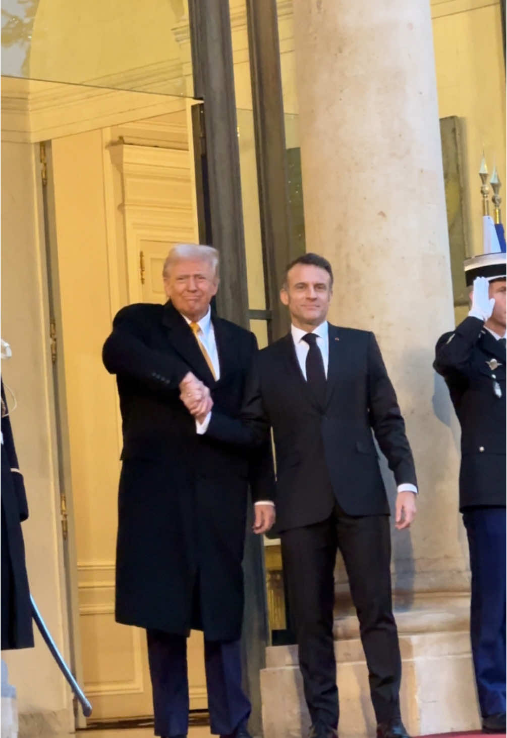 #macron #donaldtrump #presidenteludesetatsunis #americanpresident #presidentfrancais #elysee #paris 