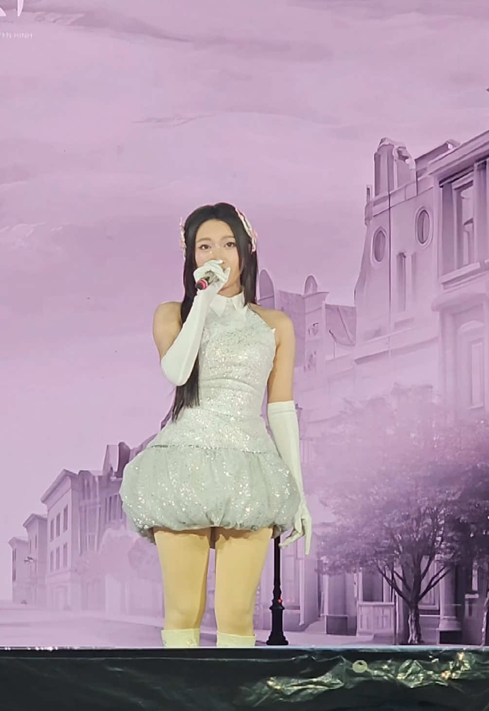 Sân khấu live đầu tiên của Ngáo Ngơ (English Ver) tại Concert D3 ạ ❤️🫶🏻 #orangesinger #cmazor #ngaongo 