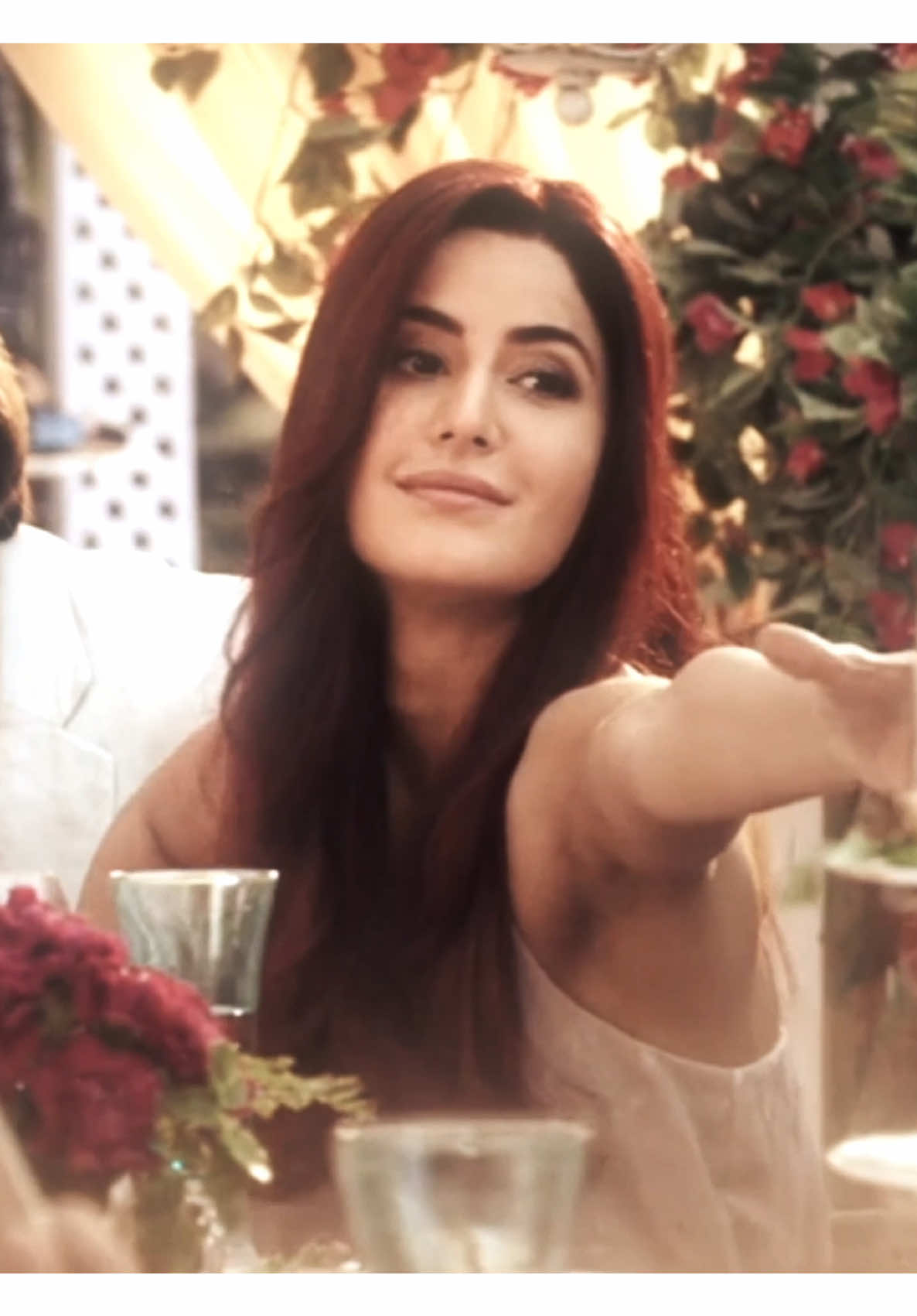 her beauty is so unreal. #fyp #bollywood #katrinakaif #bollywoodedits #fitoor #srk #xyczba #viral #fypp #foryoupage #shahrukhkhan #desi #desiedits #makethisviral #edits #edit #katrina #kat #adityaroykapur #xyz #srkfan #brown #kaif #viraltiktok #heartz4srk 