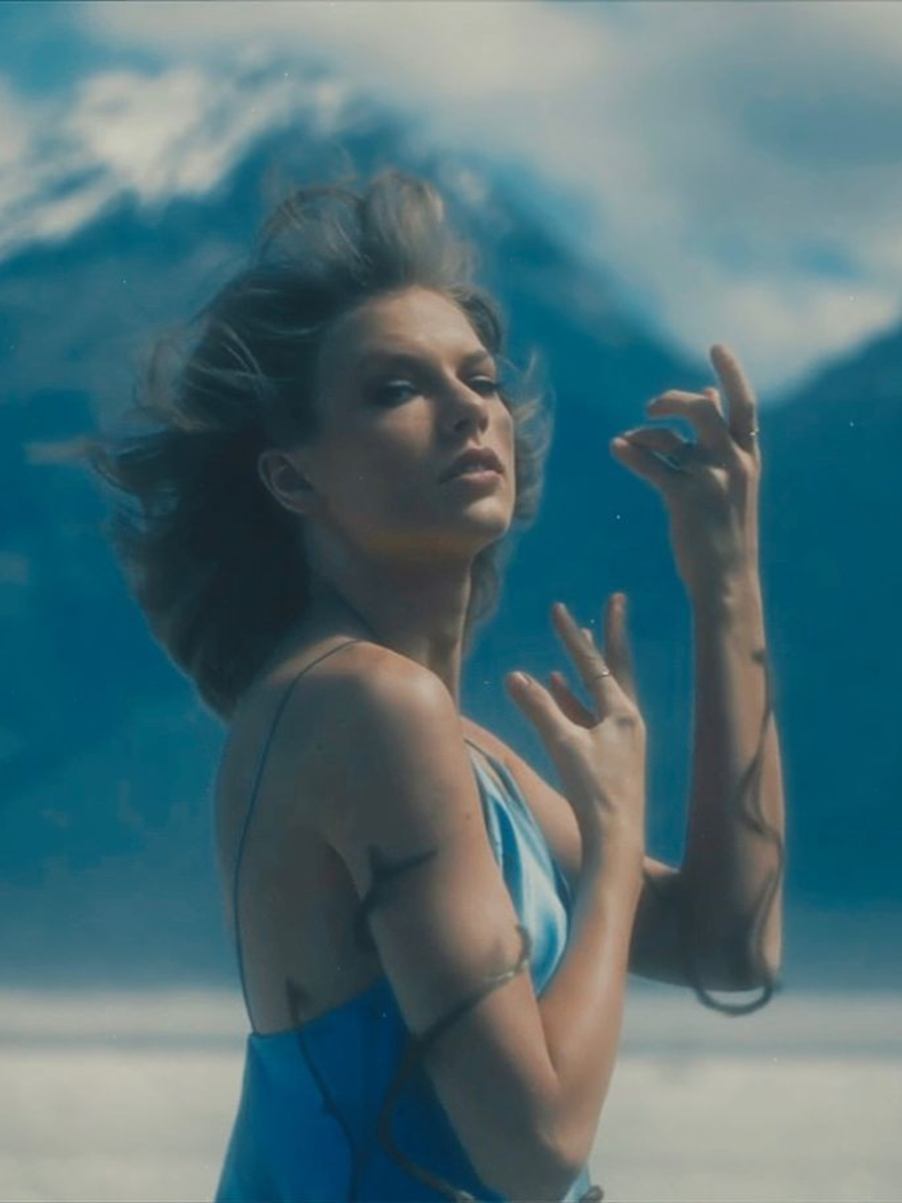 fuimos construidos para desmoronarnos. #taylorswift #outofthewoods #1989 #1989TaylorsVersion #taylorsversion #taylor #swift #ftv #lyrics_songs #song #taylornation #erastour #theerastour #theerastourtaylorswift #swifties #swiftok #swifttok #fyp #parati #paratiiiiiiiiiiiiiiiiiiiiiiiiiiiiiii 