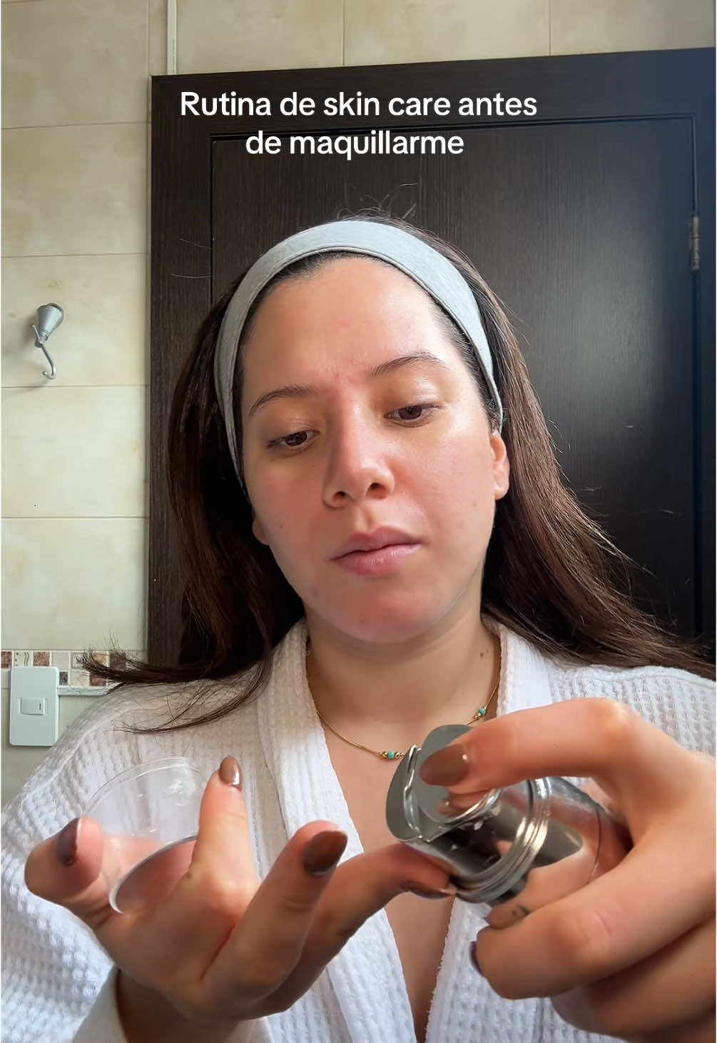 guuuurlls si hay un producto que les puedo recomendar con los ojos cerrados para antes del makeup es el triple serum de Lancome <333 #skincareroutine #skincare #tripleserumlancome #lancomepartner #lancome #biotherm #kiehls #ecuador #quito 