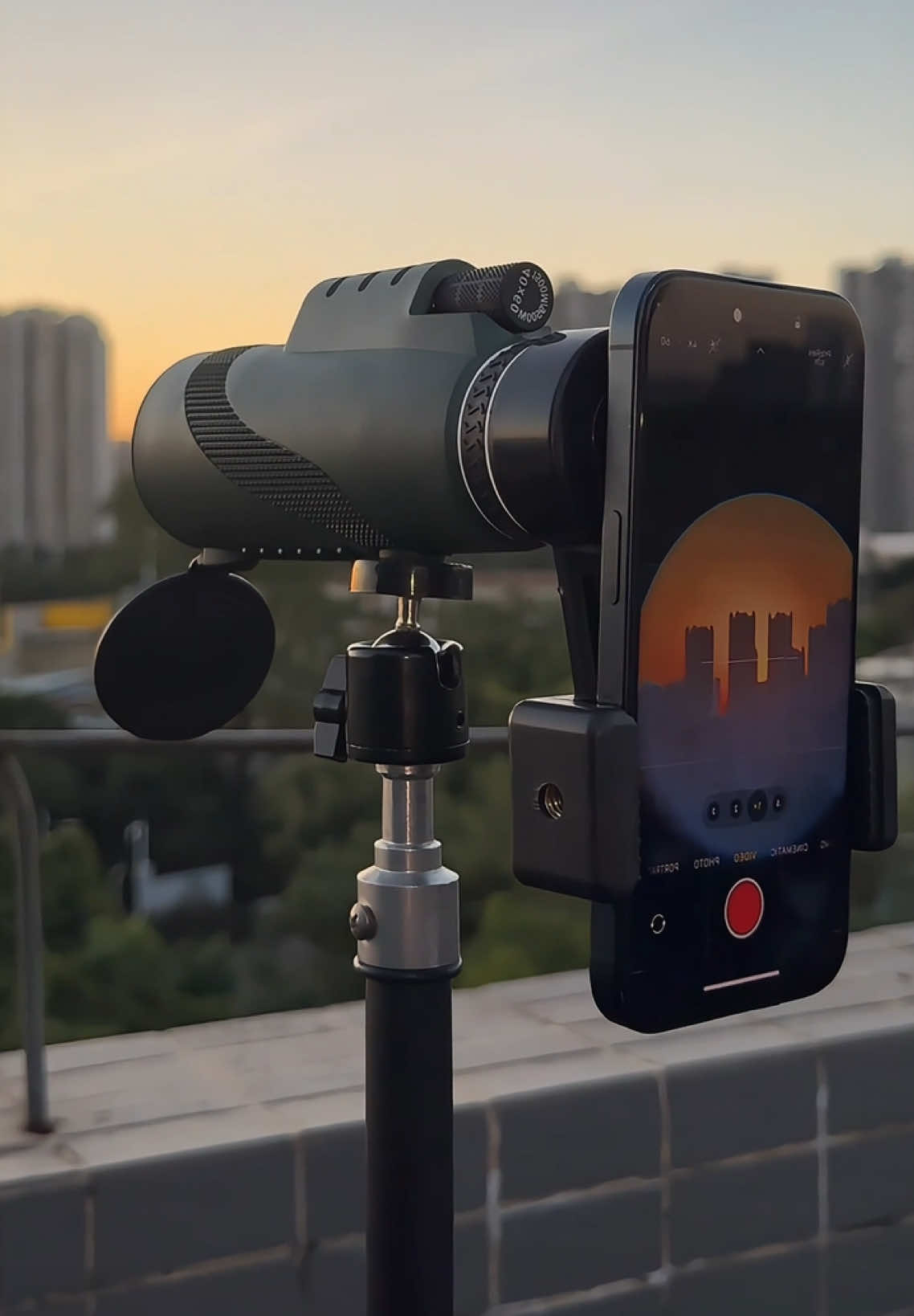 How to mke your phone into a telescope?#telescope #HowTo #zoom #magnification #fyp#mustbuy #trending#toy 