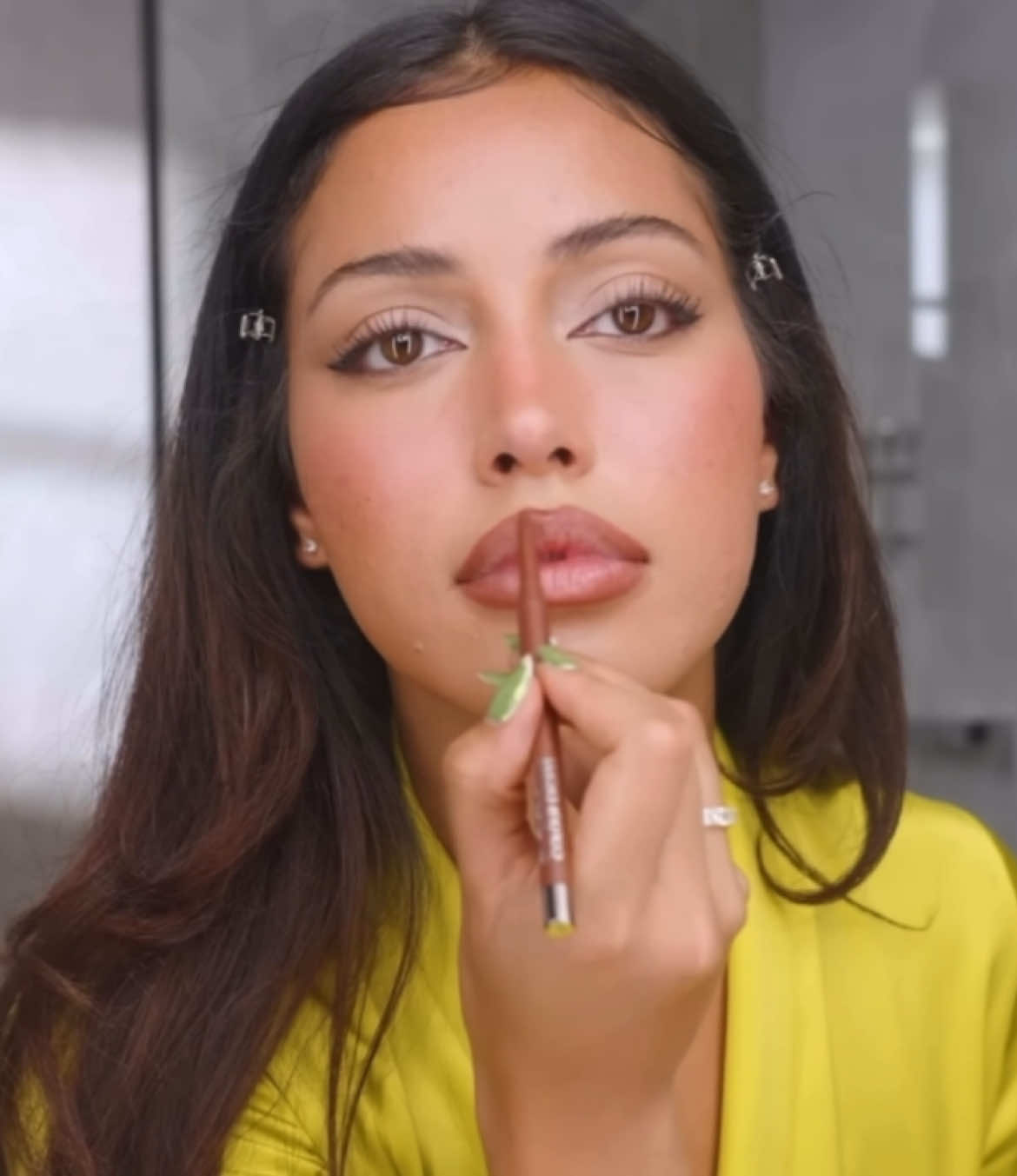 Cindy Kimberly’s makeup routine | #voguespain #makeup #MakeupRoutine #voguetok #cindykimberly #fyp #foryoupage #fypシ #fypシ゚viral #viralvideo #voguemagazine #makeuptutorial #voguebeautysecrets 