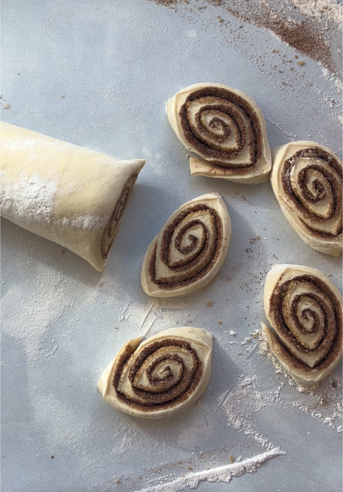 me 🤝🏼 my grandma’s old bread machine & cookbook #homemadecinnamonrolls #breadmaker #doughmaker #breadmachine #fyp #cookbook #icing #grandmaera #bakingtiktok #bakingera 