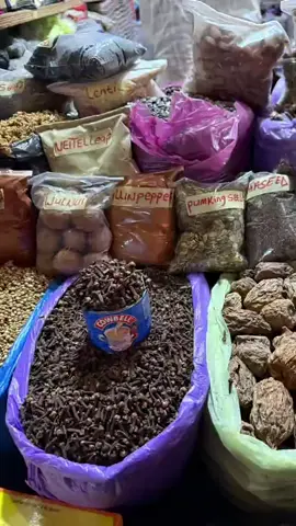 Herbs, nuts & seeds are natural things you can take as tea or add to your food and it will help definitely help with your PCOS symptoms.#pcosawareness #pcoslife #herbs #naturalherbs #fyp #usa🇺🇸 #Netherland 