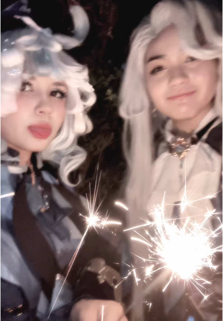 Christmas Sparkler time!!! With bf ofc <333 @Dr Prince  #neuvifuri   #furina #furinagenshin #furinagenshinimpact #focalors #genshin #GenshinImpact #furinacosplay #furinagenshincosplay #furinagenshinimpactcosplay #genshincosplay #genshinimpactcosplay #hoyocreators #hoyocreator 