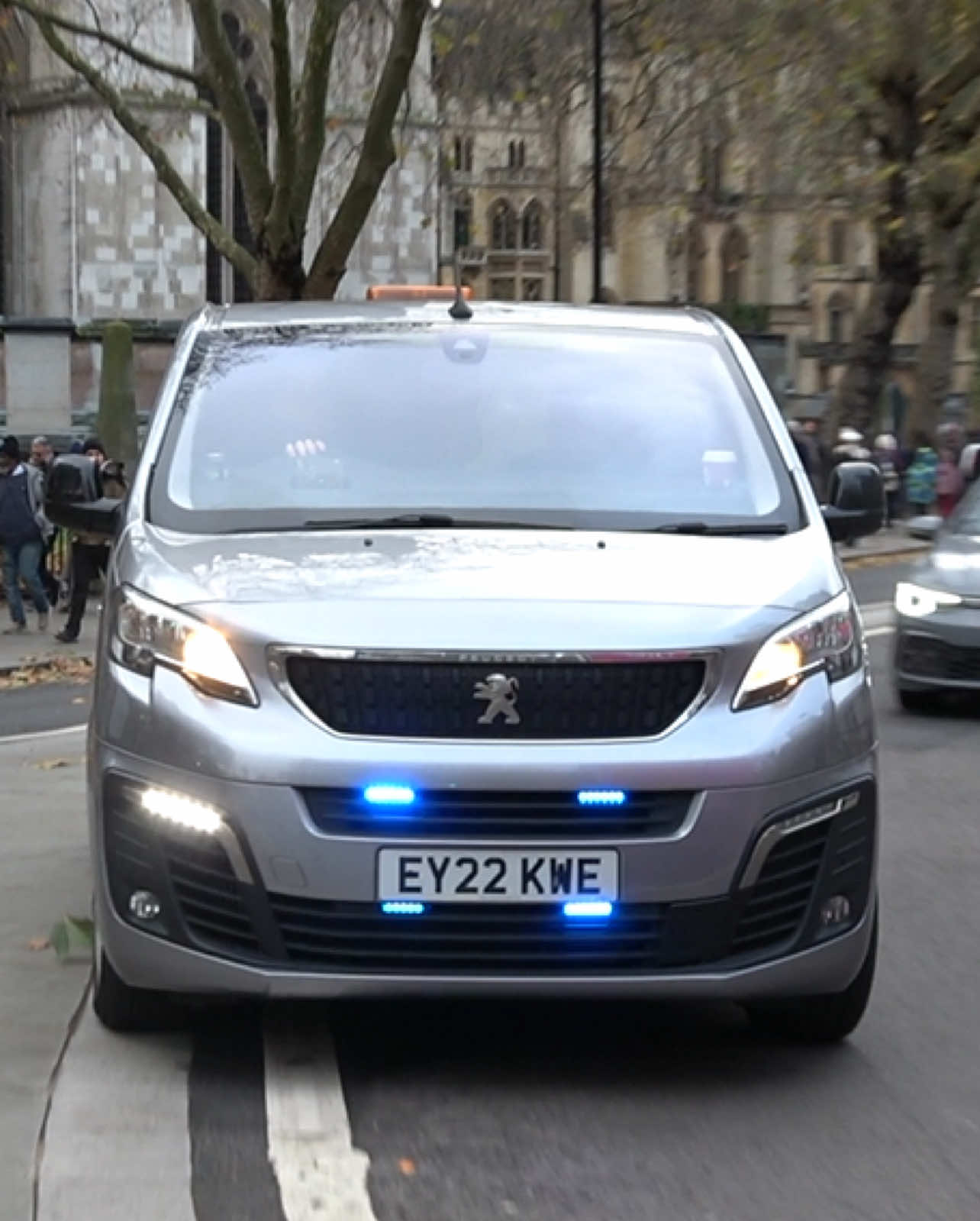 #metropolitanpolice | covert 2022 (22 plate) Peugeot expert van used by a specialist covert policing division seen responding through #westminster using blue lights and sirens. |  ##metropolitanpolice#p#peugeotp#peugeotexpertc#covertpolicingc#covertp#policevan#f#fypf#fypシf#fypagef#fypageシf#foryouf#foryoupagev#viralv#virallv#viralllv#viralllllllv#virallllllllllllllm#metp#policeu#ukm#metpoliceukl#londonl#lndnm#mpsm#mpsukm#mpslondonr#respondingb#bluelightss#sirens