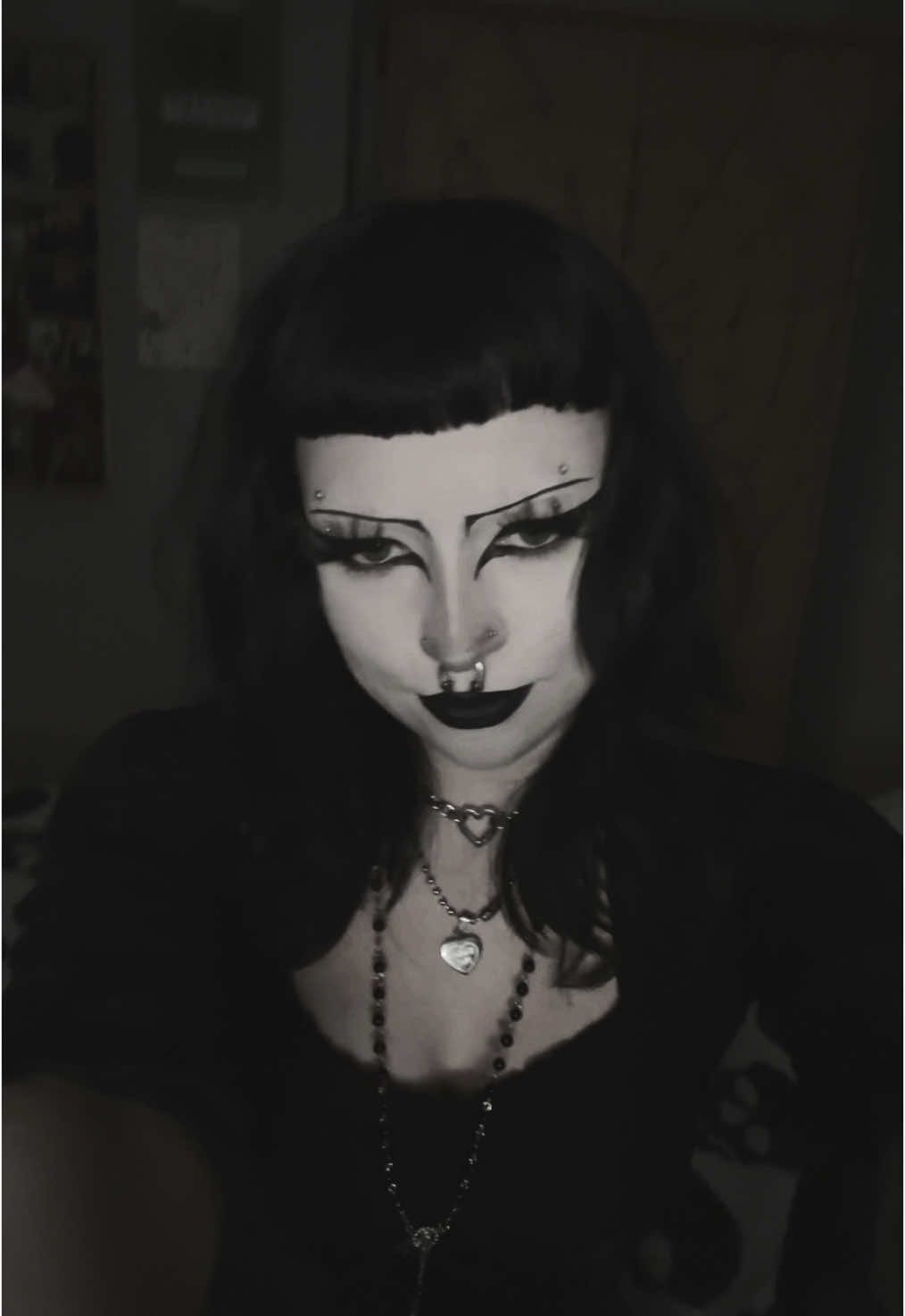 Im a living dead girl! #goth #gothic #gothictok #makeup #gothmakeup #alt #alternative #alttiktok #fyp #fy #fypppppppppppppppppppp 