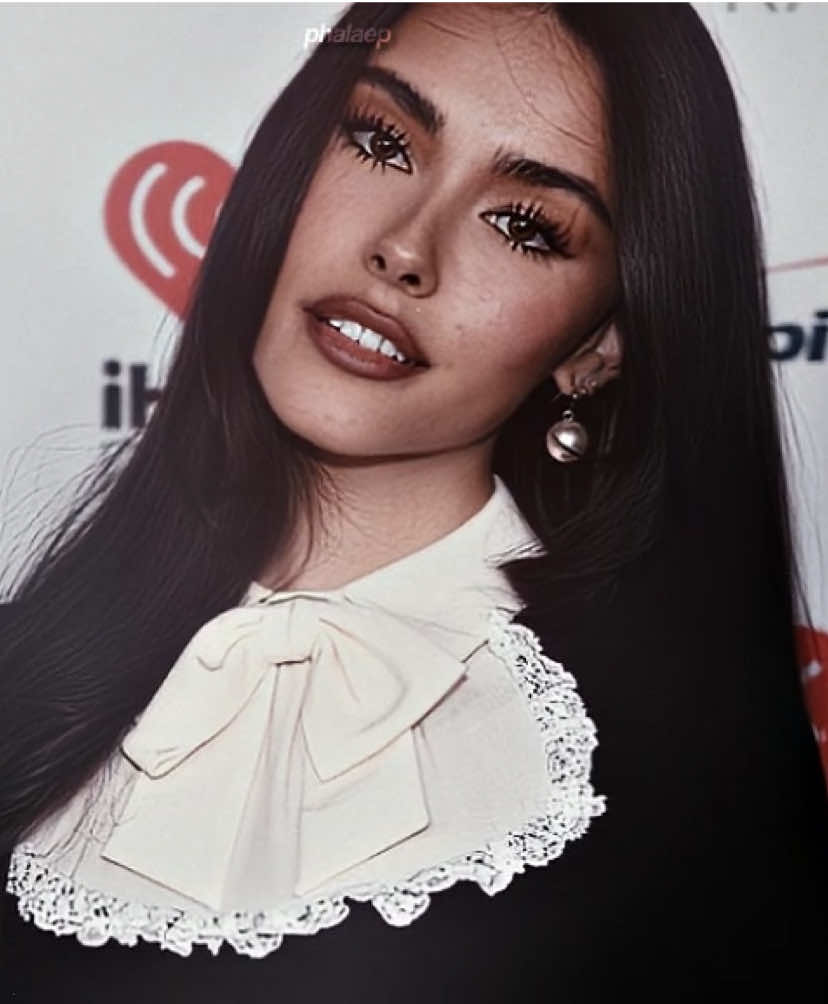 gf’s looking so yummy lately #madisonbeer #edit #madisonbeeredit #fyp #foryou  scp : osiel 