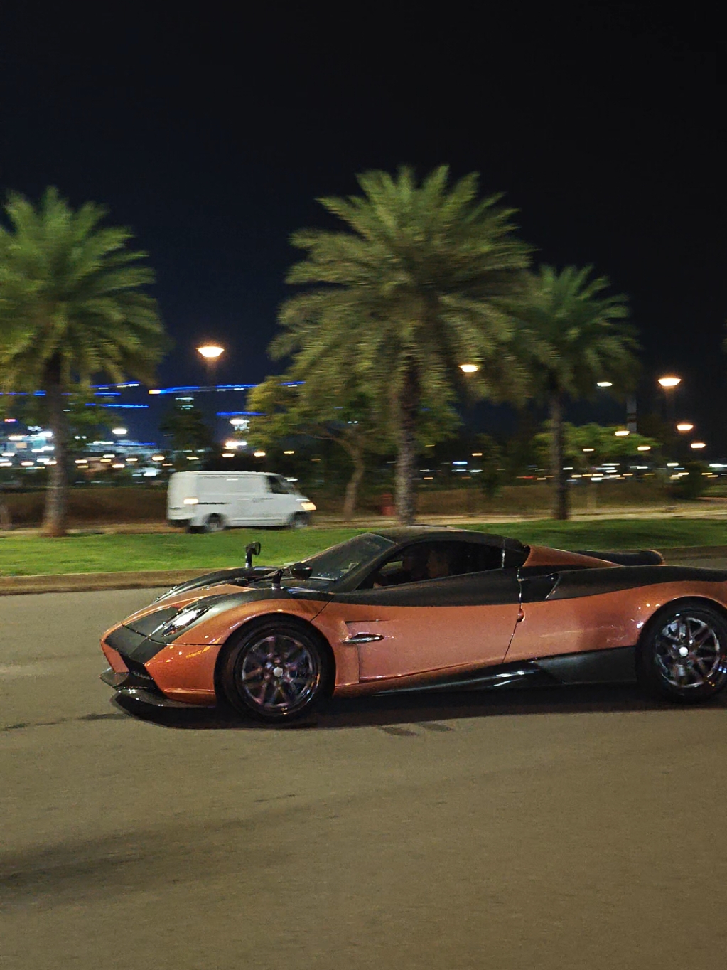 Pagani Huayra Roadster has been in the making for 2 years. The special one-off paint itself took 6 months to develop. Initially, Pagani had proposed Salmon, Rose Gold, Brass colors, but in the end, the owner settled for a bespoke Kurota Copper – ‘Kurota’ means “Shona” in the native language of Zimbabwe, which translates to “To Dream”. The Huayra Roadster is powered by an AMG-sourced 6.0-liter, twin-turbo V12 engine that produces 754 hp and 738 lb-ft of torque. The engine is mated to a 7-speed automated manual transmission which drives the rear wheels 🥵 #carshow #fyp #carsoftiktok #luxurylife #meetcars #carslover #kurottacopper #paganiroadster  #carspotting #paganihuayra #pagani #supercars #supercarstiktok #distrikotomotifpik2 #santanight 