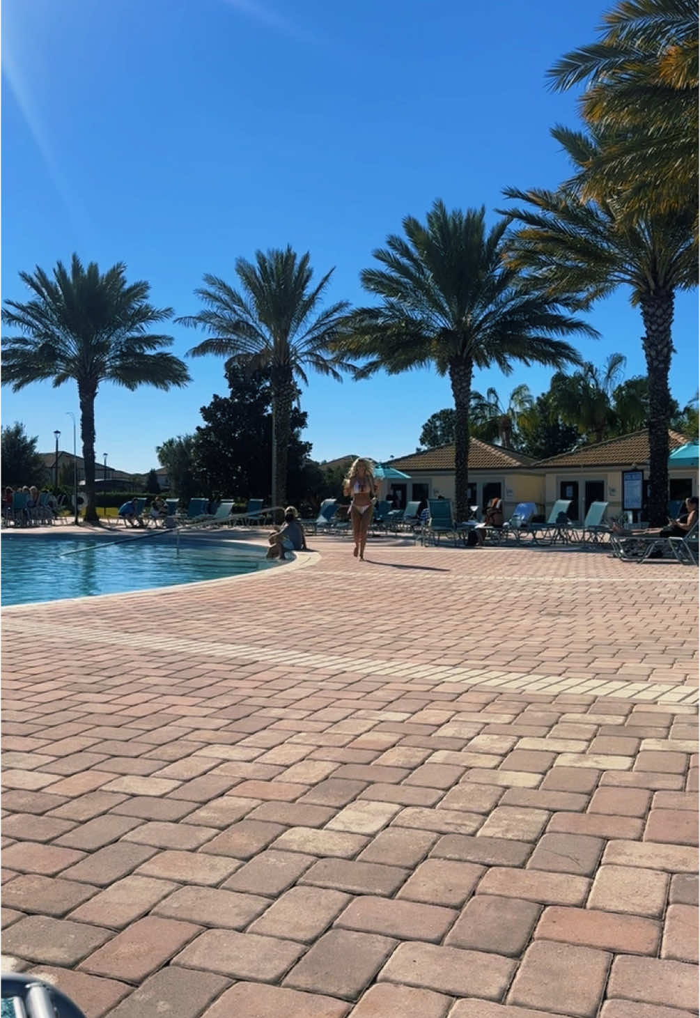 Pool bar 🥂 #drinks #pool #vaca 