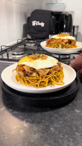 Chicken Noodles with Fried Egg Recipe Coming Soon ⏳⏳⏳ #friedegg #noodles #eggs #stirfry #japanese #vietnamese #dinner #cook #cooking #chef #fyp #f #tycookz 