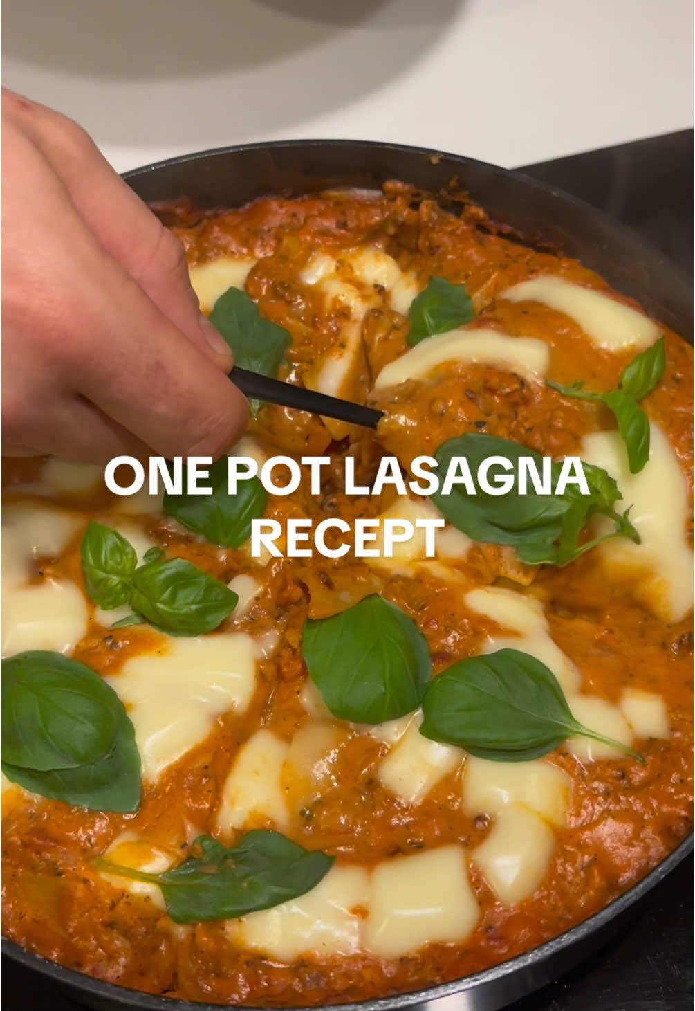 One pot lasagne, in 1 adem ingesproken door @Rob Andries maar wel 10 pogingen nodig gehad 🤣🤣 #voorjou #belgie #recept #onepotlasagna 