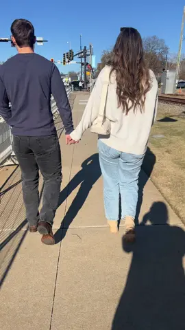 Aftwrnoon stroll with Min and Dad🥰🤭 @Anna @Landon Miller #mamaypapa 