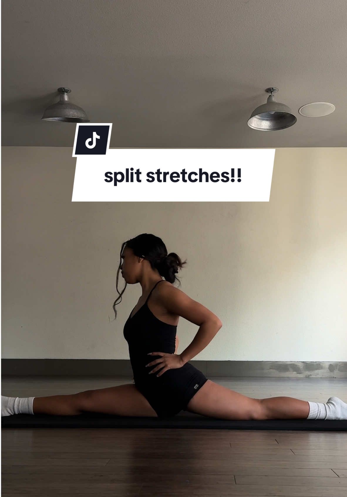 hold each position for at least 10-30 seconds! TRY to do everyday 🤞🏽#splits #flexibility #splitstraining #stretches #howtodosplits #gymgirl #fyp 