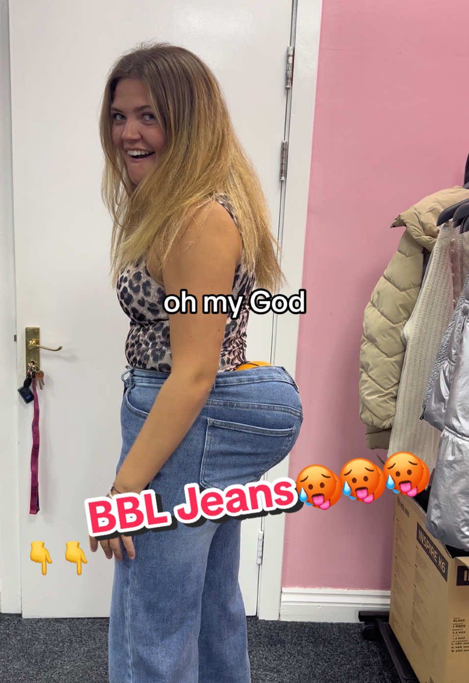 Literally Insane.#relarela #TikTokMadeMeBuyIt #fypシ #fyp#fypviralシ #fypvirall #viraltiktokvideo #outfit #outfits #trends#trendy #trendyy #fashion#jeans #jeansoutfit #jeanschallenge#bbl #sexy #sexybbw😜 