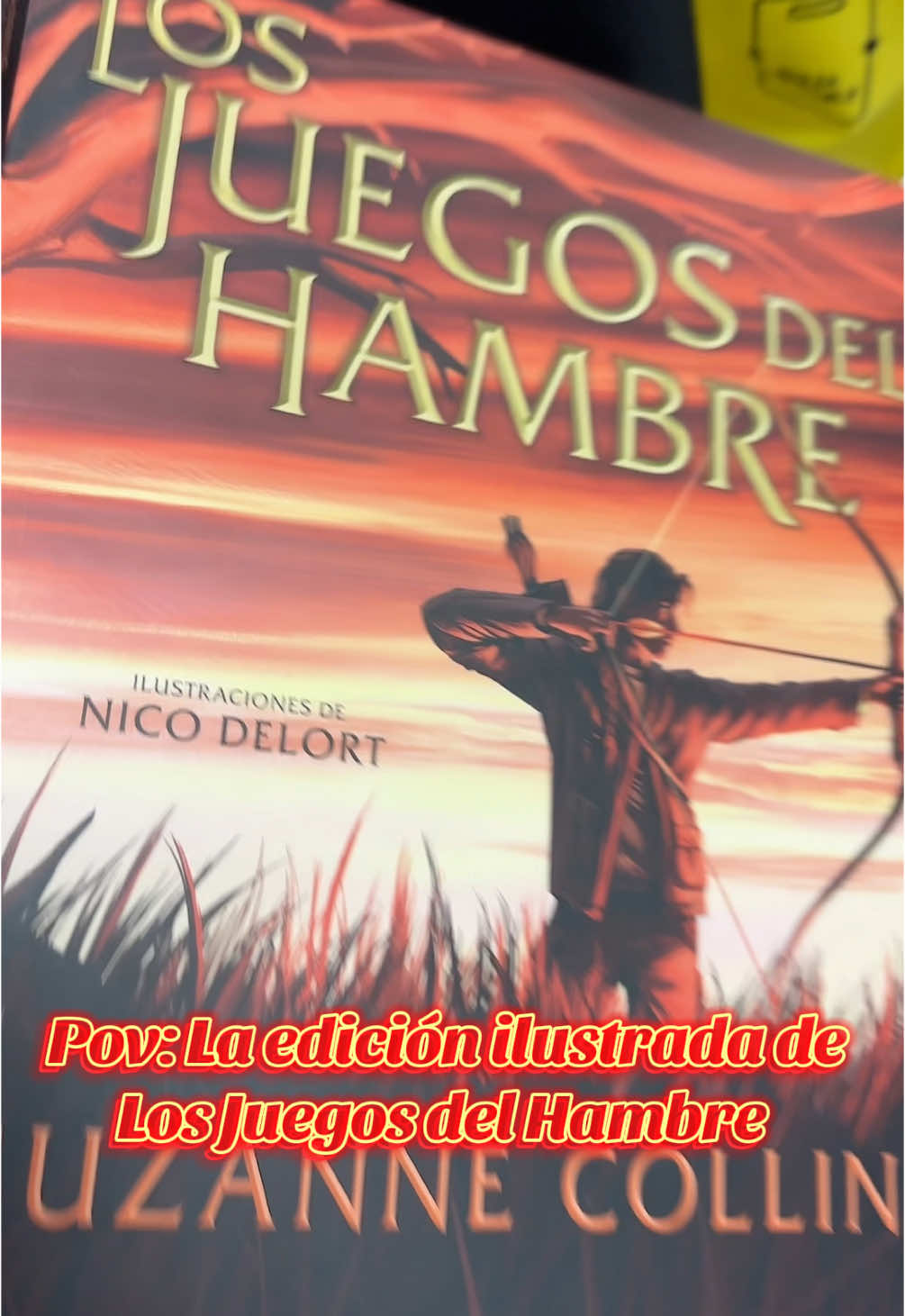 La edicion ilustrada de los juegos del hambre solo en la fil #BookTok #fil #filguadalajara #losjuegosdelhambre #hungergames 