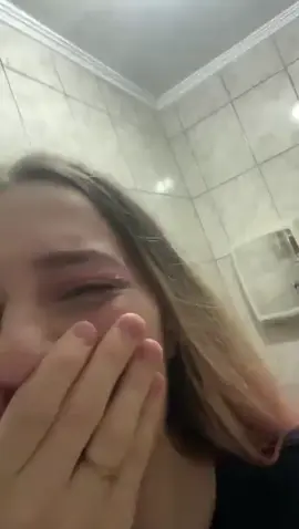 malevola alves chorando em prantos falando 