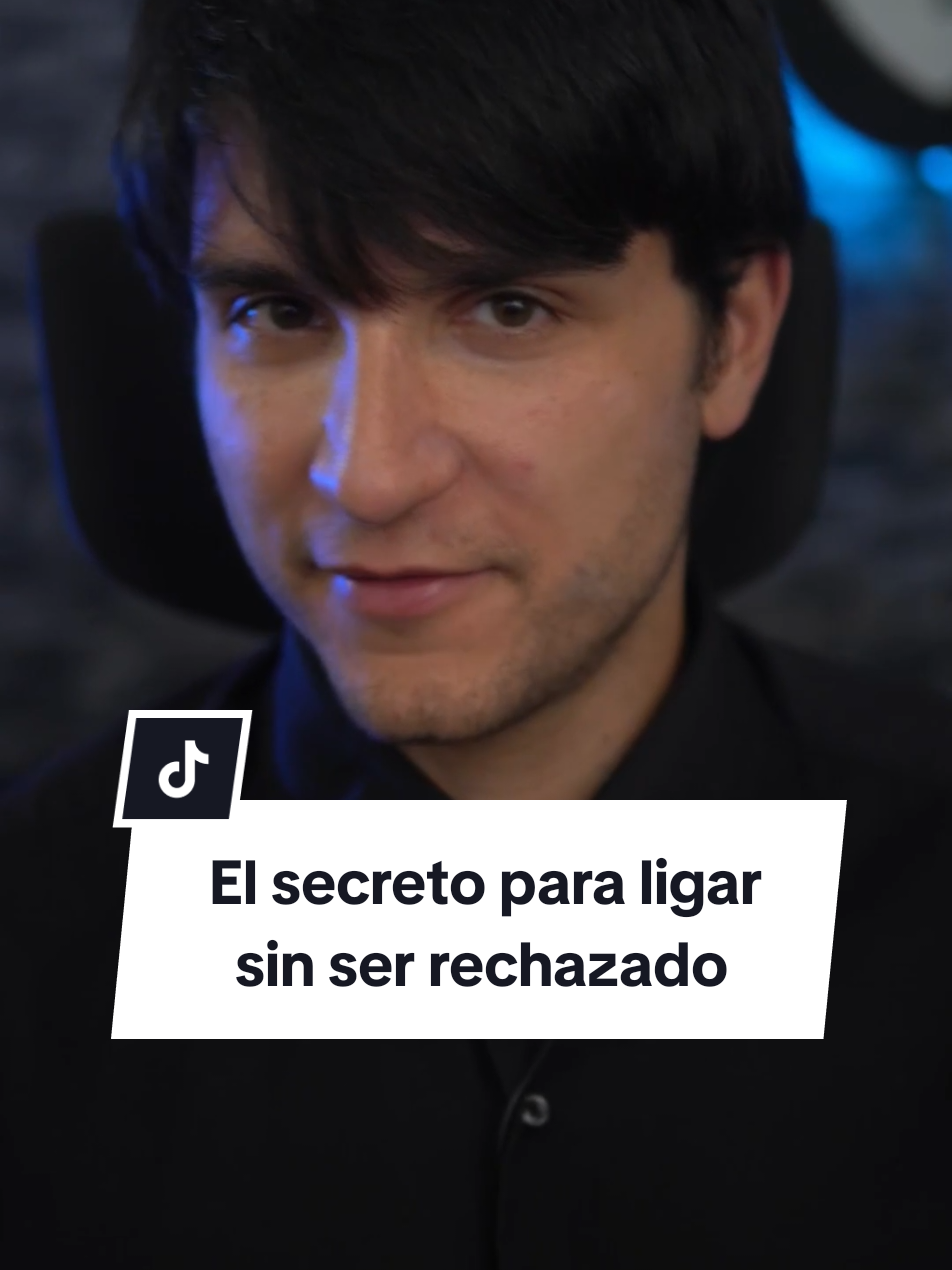 No te pueden rechazar si no hay nada que rechazar. 😎 El miedo al rechazo es una emoción común y natural en los seres humanos. Este miedo puede ser limitante en la vida de una persona, ya que puede evitar que se tomen riesgos y se prueben nuevas cosas. Sígueme y aprende cómo mejorar tu relación contigo mismo y con las personas que realmente te atraen. 🔄 #comoligar #seduccion #psicología #autoestima #miedoalrechazo #ligar 