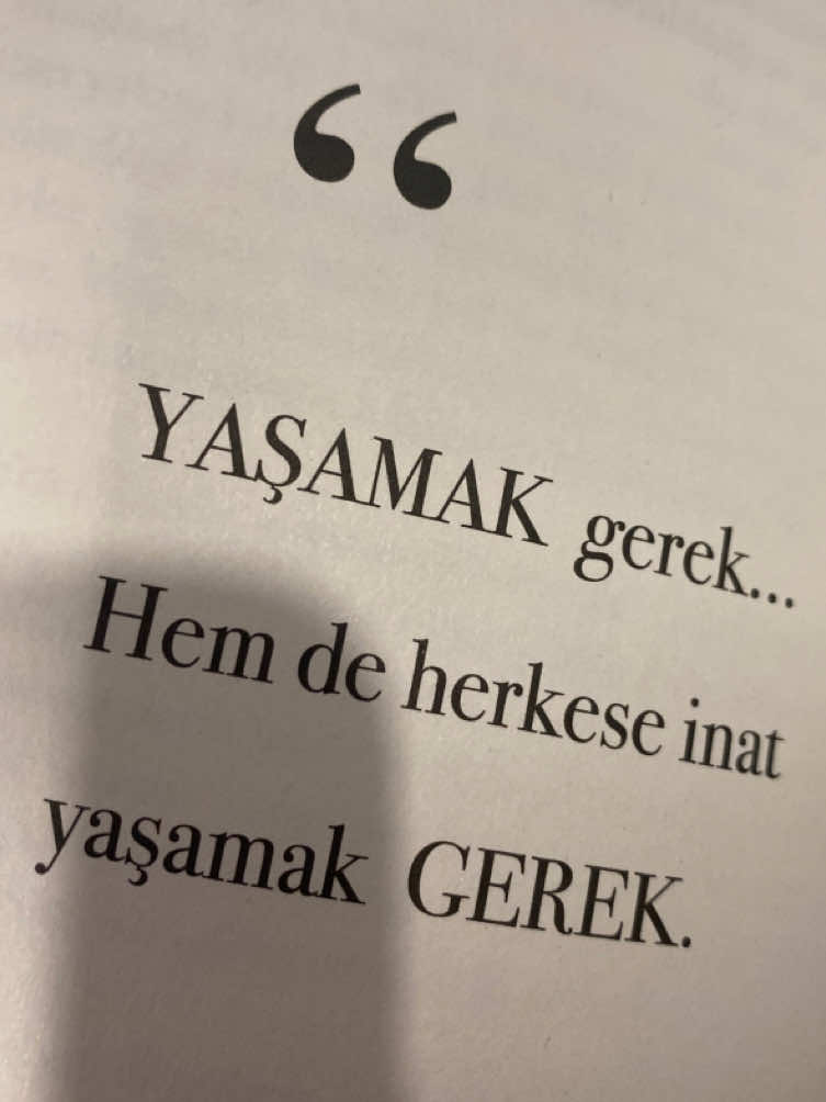 SABIR VAKTİNE ESİRDİR… @Mahalle @Hikayeden Adamlar  #hikayedenadamlar #mahalle #yeşilgözlüm💚 #keşfetteyizzz #tiktoknews #keşfetbeniöneçıkar #karasevda #beğen #2025 #hüzünlüvideolar #sabihagökçenhavalimanı #ekinuzunlar #türkiye 