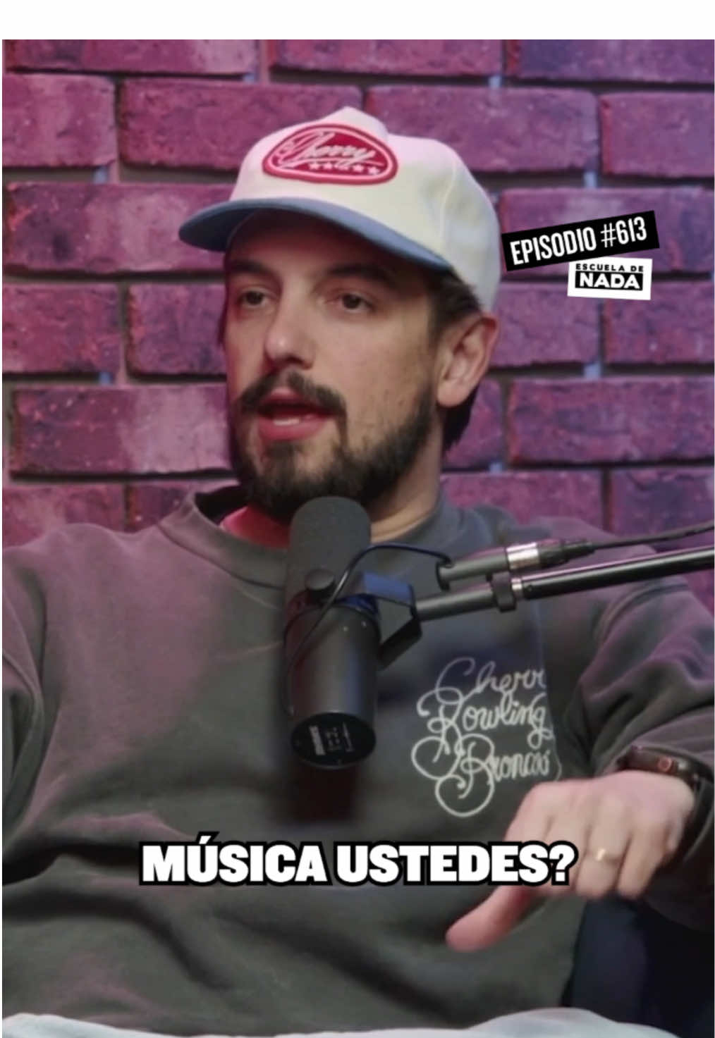 Dónde escuchan música ustedes? #musica #memes #escueladenada 