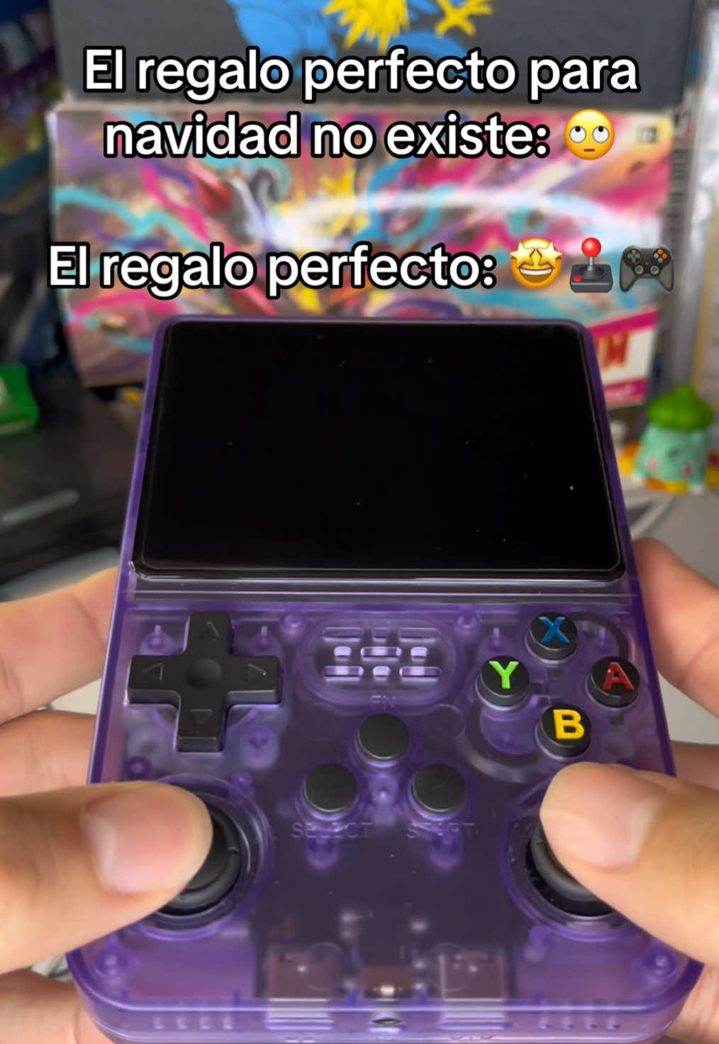 Es lo que quiero para navidad 🤩🎮🎁  #consola #retro #portatil #videojuegos #juegos #consolas #emuladores #navidad #r36s #gamer #gaming #consolagaming #juegosretro #nintendo  • Consola retro portátil ideal para emular NES, SNES, Gameboy, PS1, y más. Con pantalla IPS de 3.5 pulgadas, controles ergonómicos, y batería de hasta 8 horas, ofrece acceso a miles de juegos clásicos. Perfecta para personalizar y llevar tu nostalgia a todas partes. No requiere conexión a internet. 