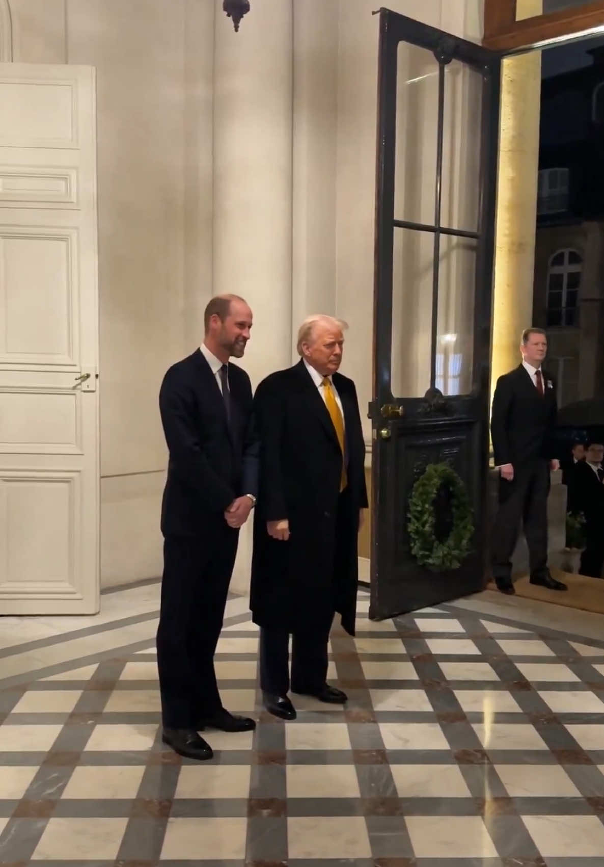 President Donald J Trump meeting with the Prince of Wales today in France!! TRUMP-VANCE 2024! #MAGA #donaldtrump #trump2024 #france @realdonaldtrump @teamtrump @trumpwarroom @princeandprincessofwales 📸: @margomcatee 🇺🇸🇺🇸🇺🇸🇺🇸🇺🇸🇬🇧🇬🇧🇬🇧