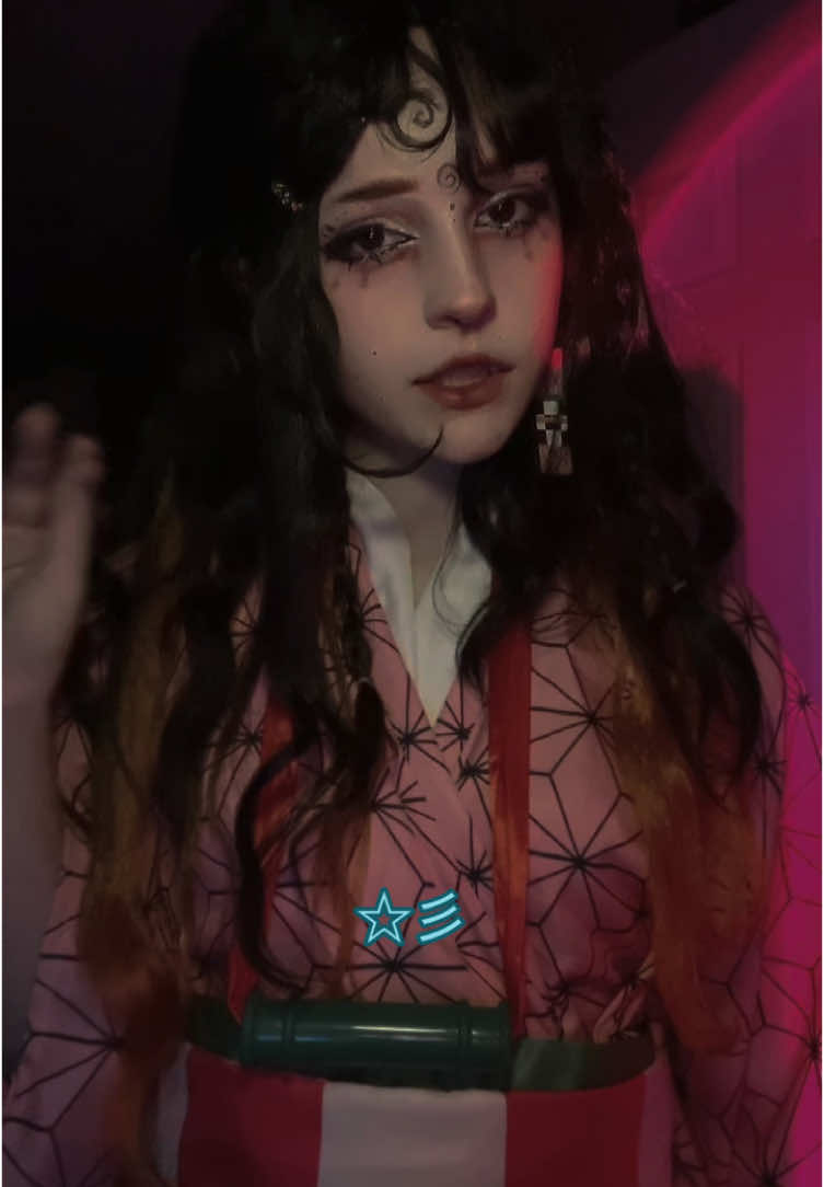 #NEZUKO ~☆ Mononoke makeup🥶‼️ uhh Idk why the quality is so bad ahhshg#nezuko #nezukocosplay #cosplayer #cosplay #anime #demonslayer #kny #knycosplay #fyp #dontletthisflop #fy #foryoupage #fypviral #fypシ 