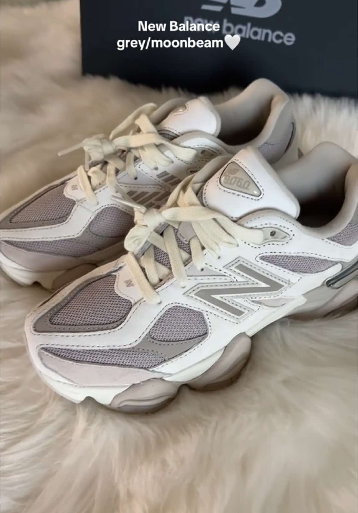 If you are looking for the perfect Christmas gift for her these New Balance 9060s are it ✅🙌🏼 @New Balance #newbalance #newbalanceshoes #christmasgiftideas #christmas 