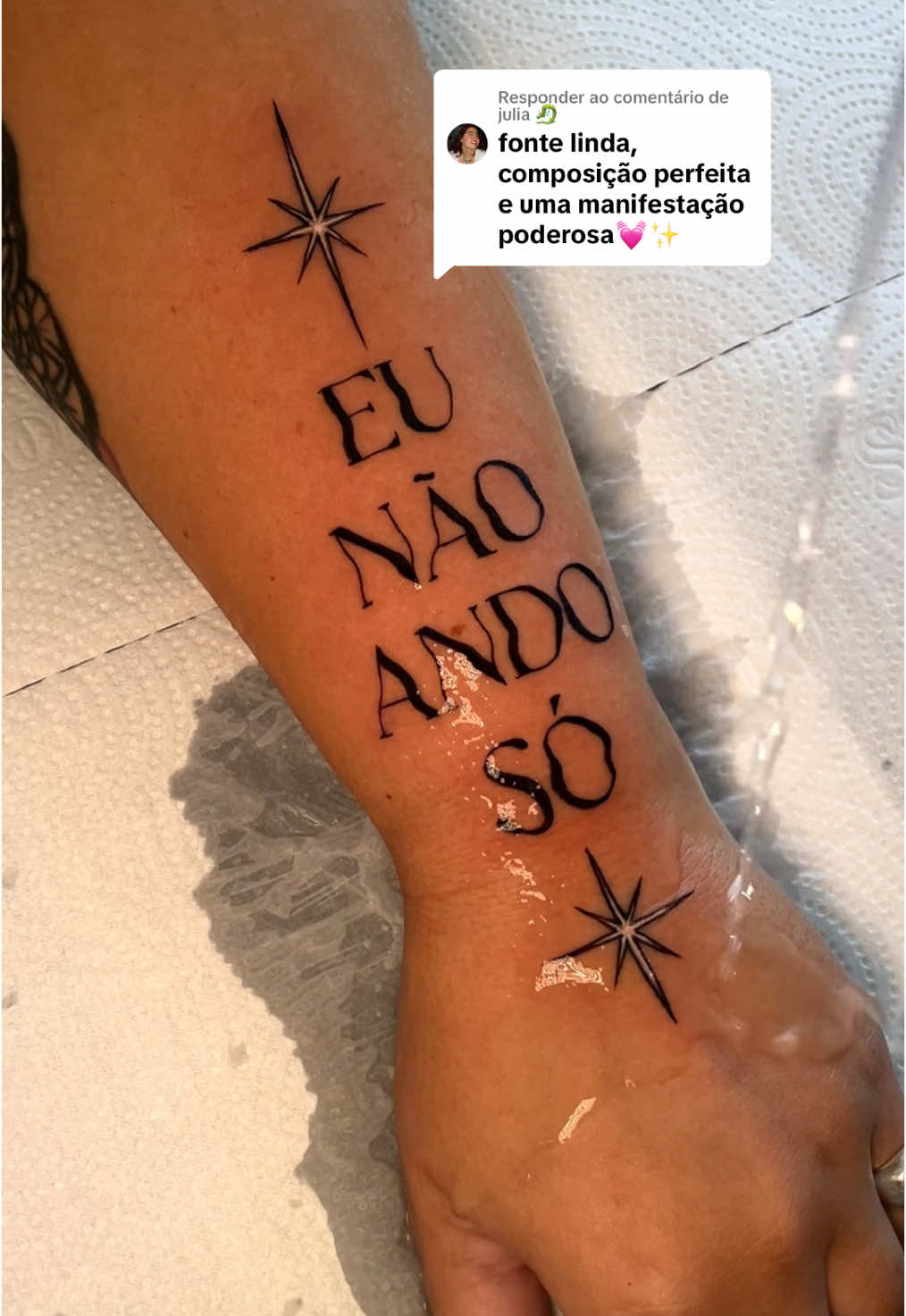 Respondendo a @julia 🐉 vem tatuar uma frase comigo 🫂 #tattoo #tatuagem #tattooideas #tatuadora 