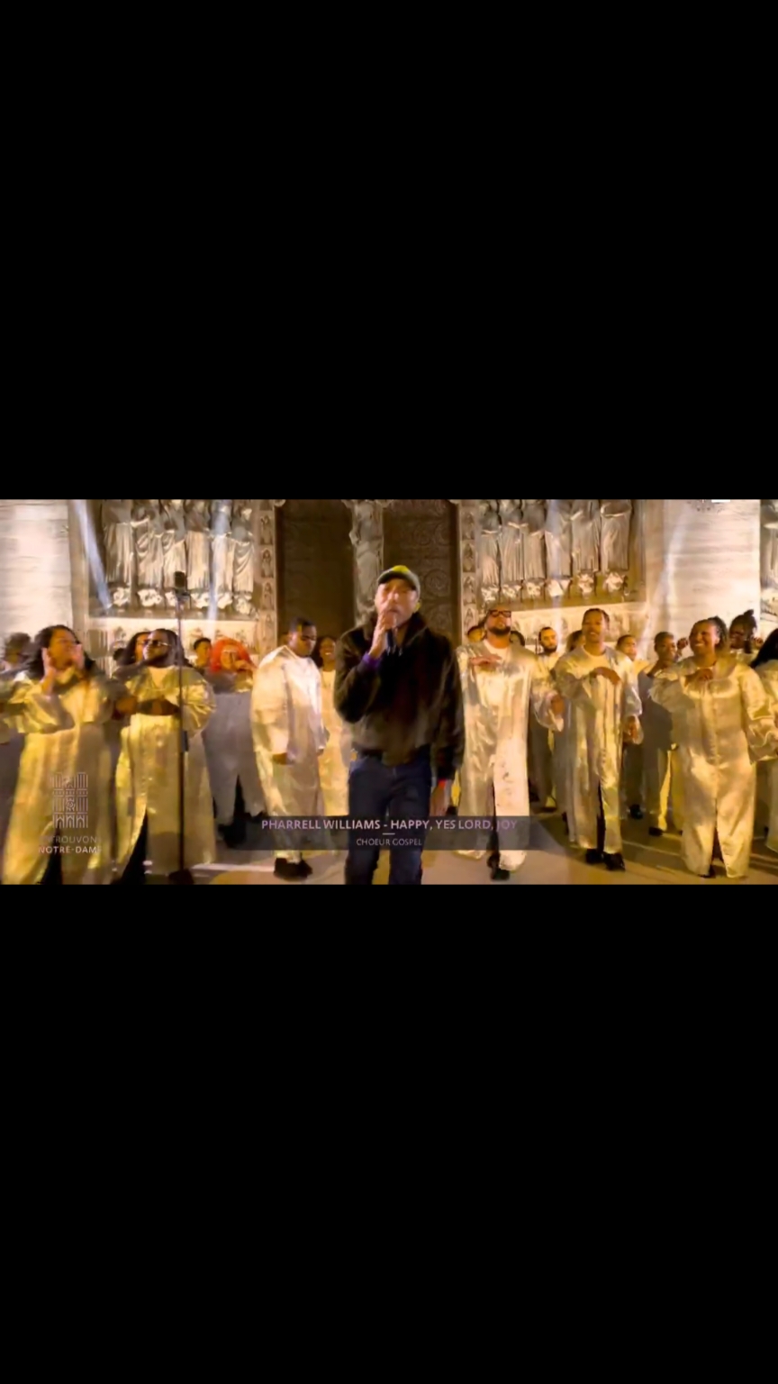 Un spectacle époustouflant de Pharell Williams et ses 70 choristes gospel pour célébrer la réouverture de #notredamedeparis  #paris #notredame 