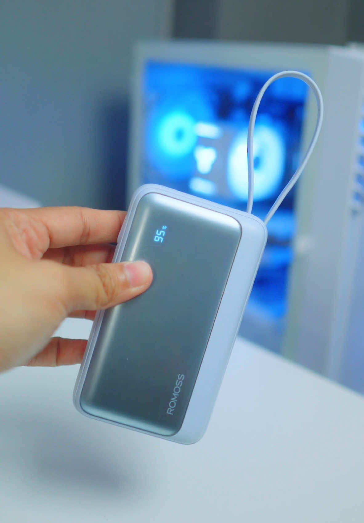 FAST CHARGING POWERBANK THAT CAN CHARGE 4 DEVICES AT ONCE? This is the ROMOSS PEP20! #Romoss #PEP20 #PowerBank #RomossPowerbank #FastCharging #TechByRon #TechTok