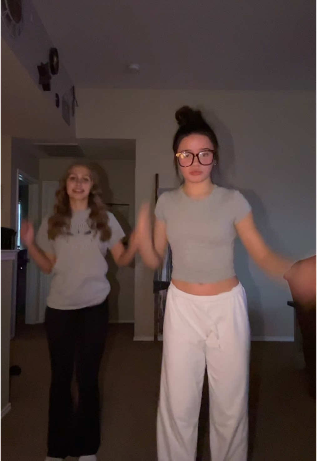 dancey #fyppppppppppppppppppppppp #viral #lulu #groutfit #fitspo #glasses #hairstyles #blonde #brunette #2024 #audiostouse #dancesfortwo #dance #newtrend #complicated #youandme #makingarrangements #messybun #gyatt #fortnite