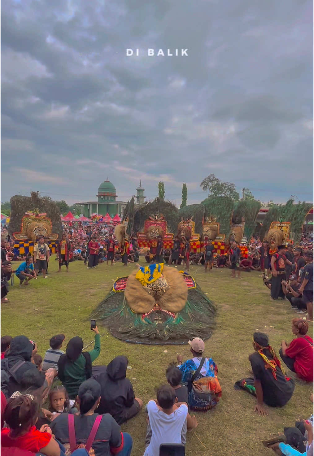 Acara festival banjir tahu 7 desember bareng bolo reog lumajang. Hari ini yuk hadir lur, ada tumpeng 1000 dan tumpeng ageng tinggi 6 meter lebar 3 meter panjang 4 meter. Lokasi lapangan desa kunir kidul lumajang lur. #festivalbanjirtahu #CapCut #umkm #senibudaya #tahu #tahutot #kunirkidul #fyp #fypシ゚ #desawisata #wisataedukasi #lumajang #reog #reyog #boloreoglumajang 