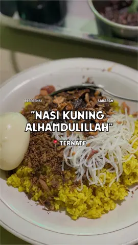 Kali ini jalan ke Ternate lagi…. Katanya, salah satu yang populer di Ternate. Menurut teman-teman kuliner onlineku di Ternate, bagaiamana rasanya? 👀 • #nasikuningternate #kulinerternate #kotaternate #nasikuning 