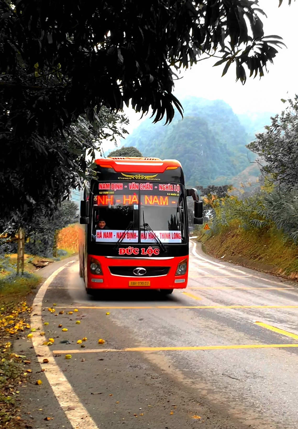 Nhà xe ĐỨC LỘC -> Nghĩa Lộ -> Nam Định Tận Tâm vì Khách Hàng Mến Yêu😘#xuhuong #xuhuongtiktok #xekhachvietnam #yenbai #tuyentapxe #viral 