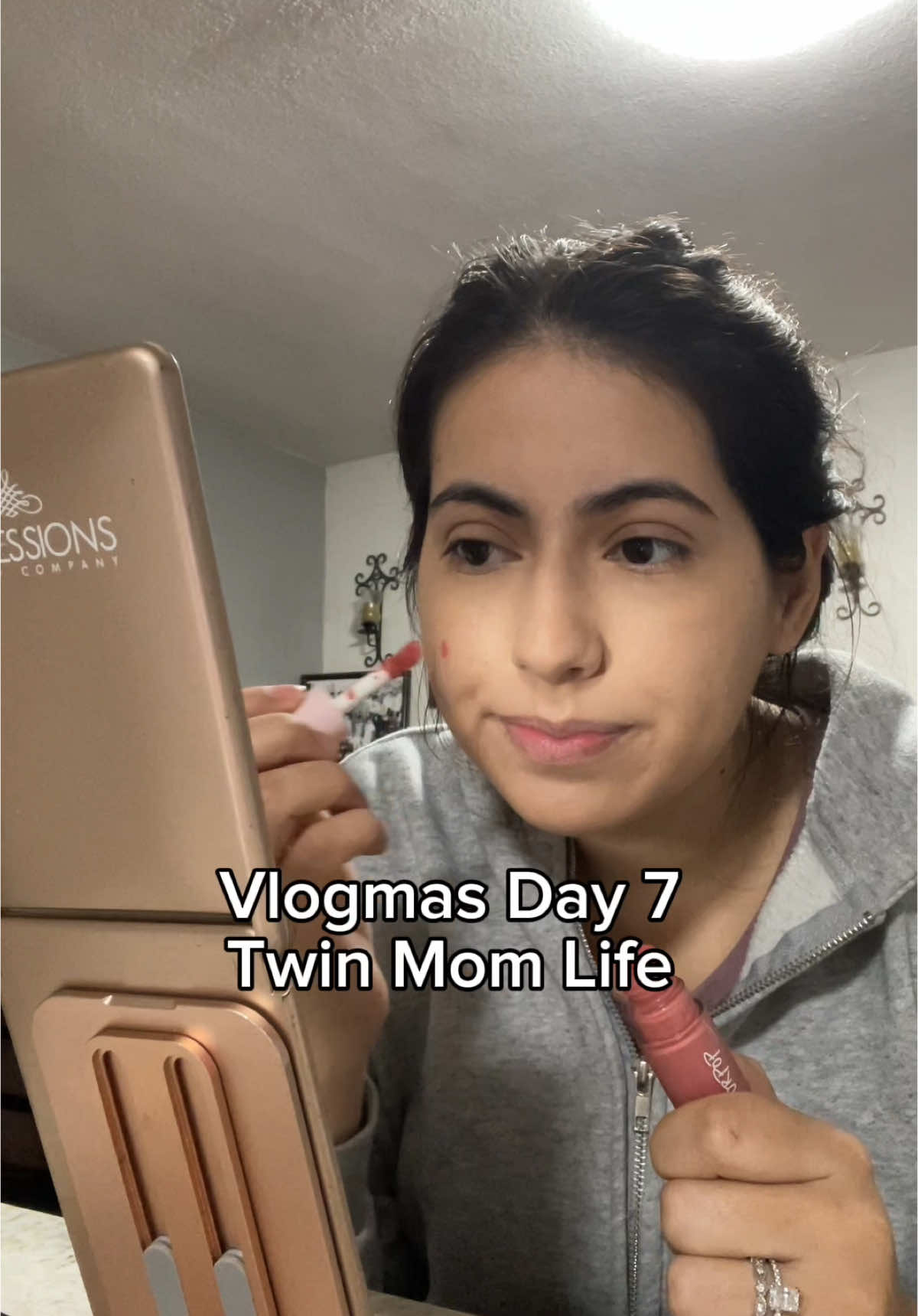 #Vlogmas #momblogger #lifestyleblogger #toddlermom #twinmom #momlife #diml #dayinmylife
