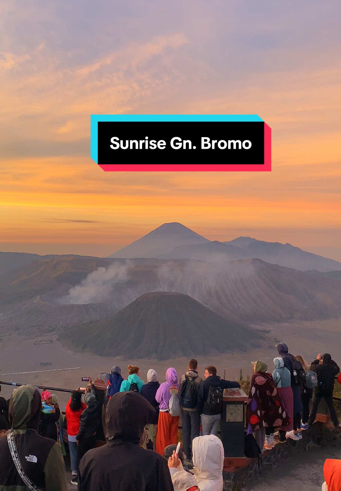 yakin nih ga mau ajakin pasanganmu ke bromo? #bromo #penanjakanbromo #bromotenggersemeru #semeru #sunrise