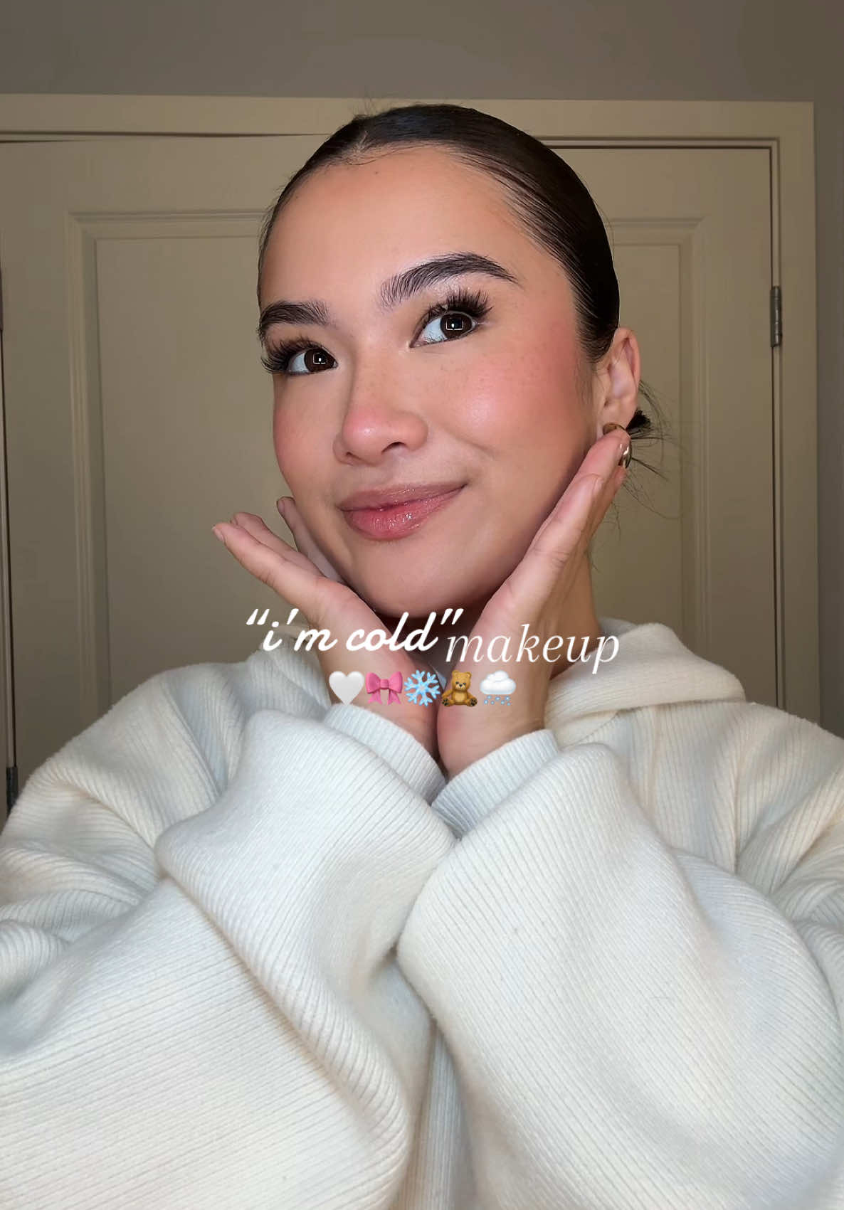 this is ur sign to try the cold girl makeup— i got so many compliments on this look today!! 🤩 #fyp #winter #imcoldmakeup #wintermakeup #holidaymakeup #cozy #nomakeupmakeup #naturalmakeup #softglammakeup #pinkmakeup #pinkaesthetic #christmas 