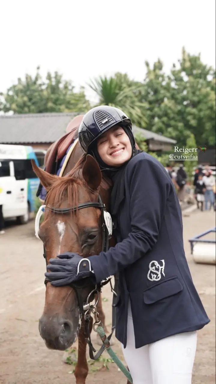 🐴🤍✨ #cutsyifa #horse #horseriding #horsegirl