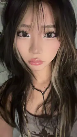 i loved my makeup this day but the aegyosal lines are bothering me so much someone foward me a tutorial pls #fyp #foryou #asianmakeup #makeup #aegyosal 