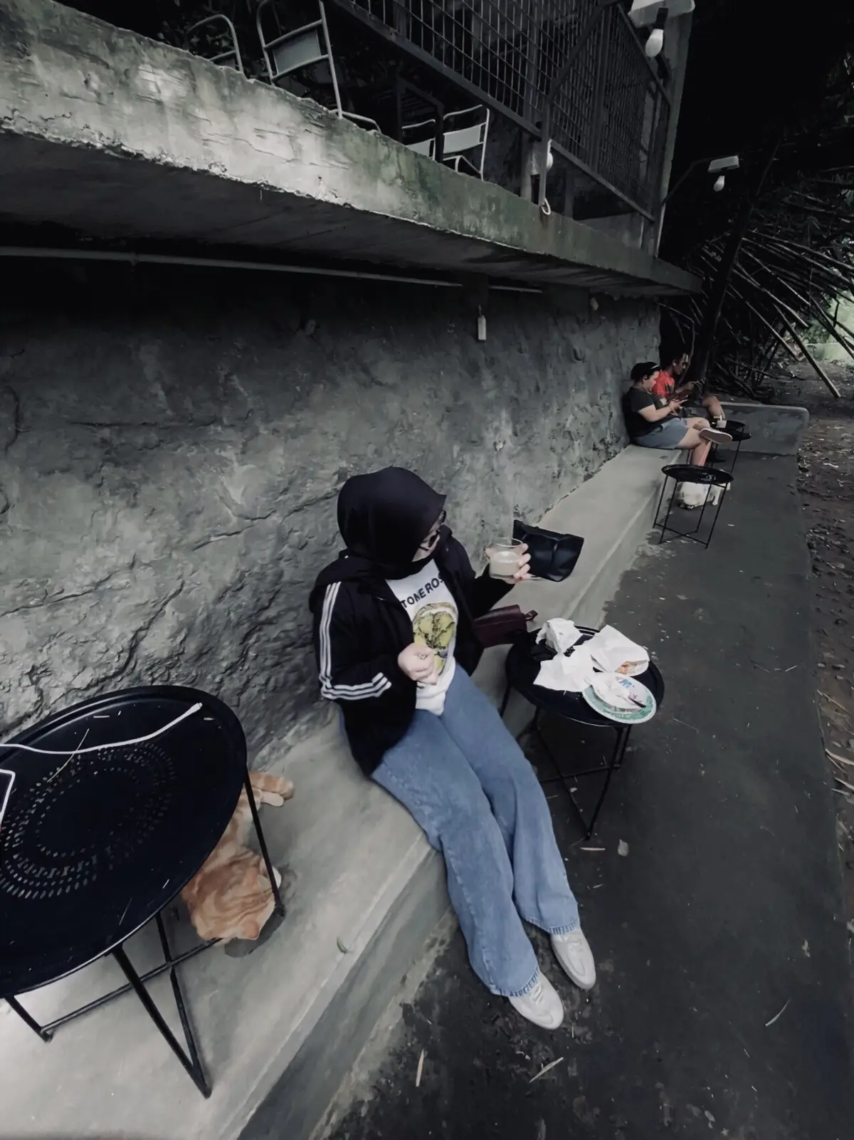 naik ajggg #jogja #fyp #kaimanacoffee #casualoutfits 