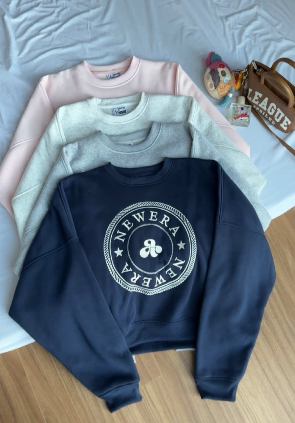 New sweater  Sweater Newera 💕#abhouse #unboxing #unbox #OOTD 