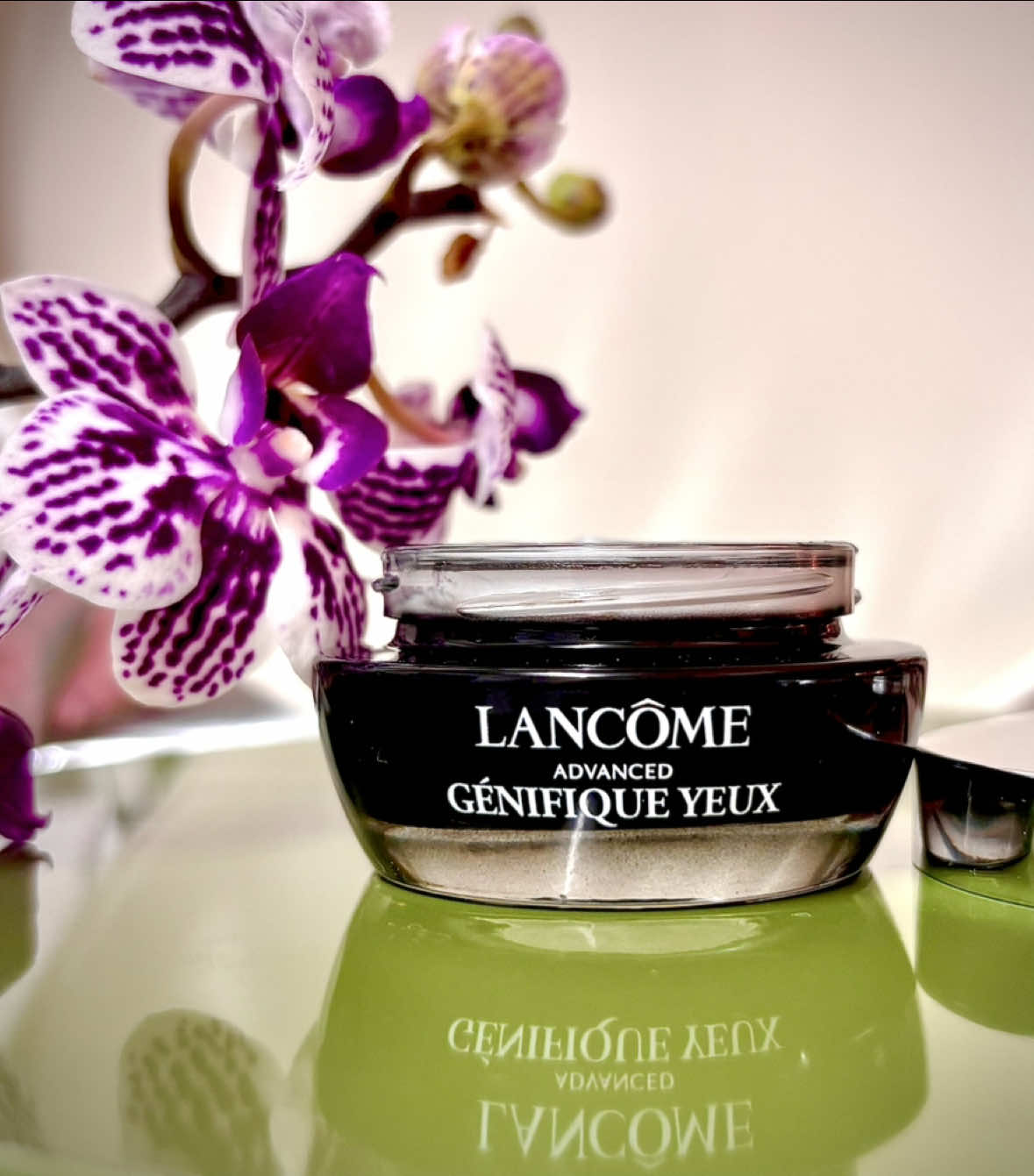 Genifique eye cream is in my current everyday routine, its light weight but very soothing on the eyes, creamy and hydrating @Lancôme #lancome#skincare#lancome skincare#beauty#beautyaddic#skincarelover #lancomeskincare#mylancomecommunity